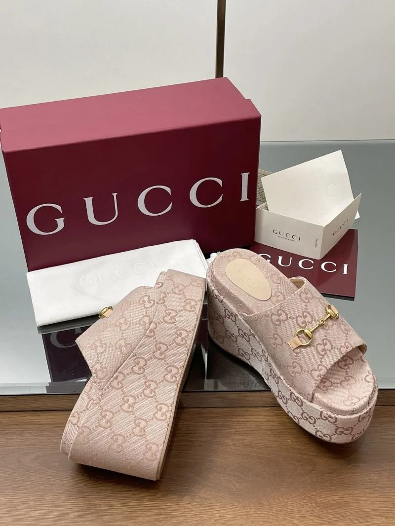 Gucci Slippers Compact 24679