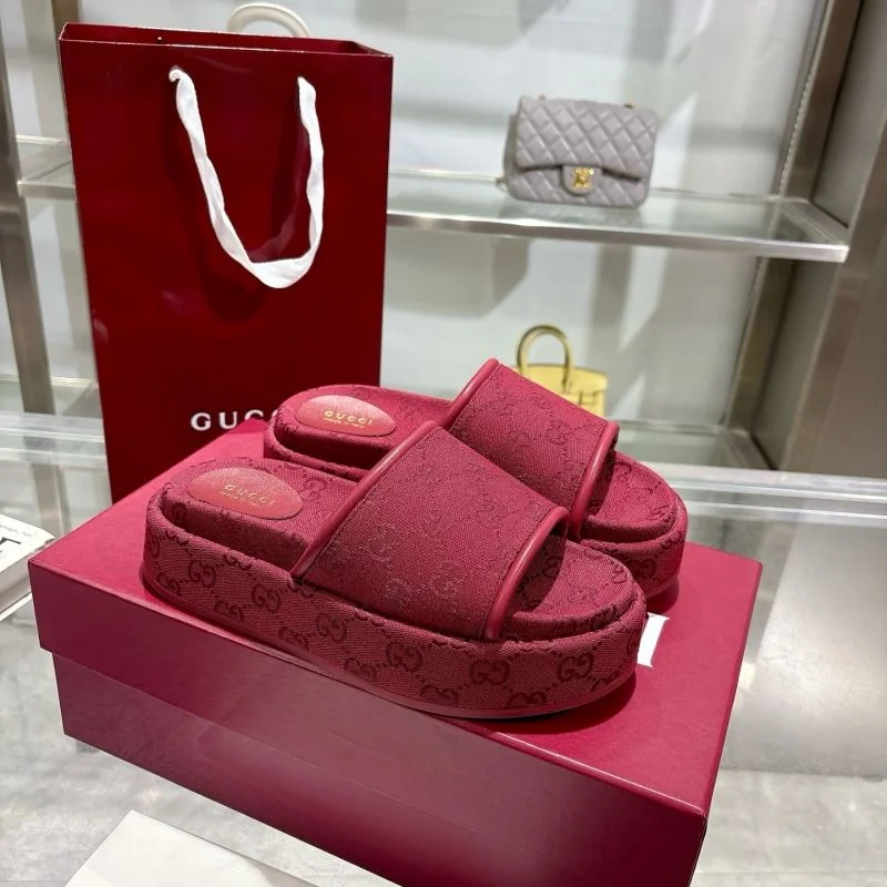 Chic Gucci Slippers 24646
