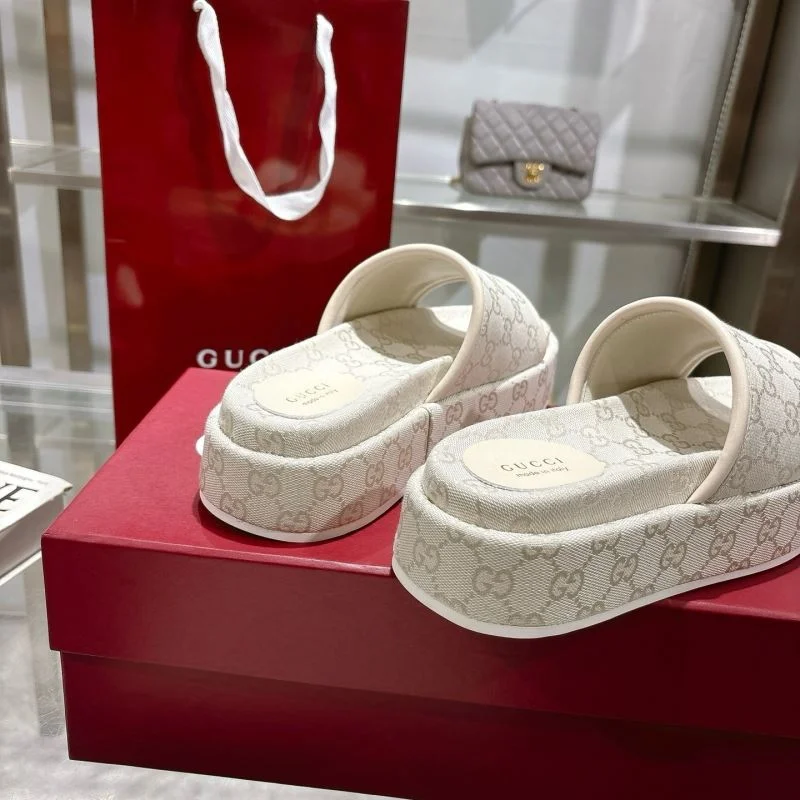 SunProtective Gucci Slippers 23770