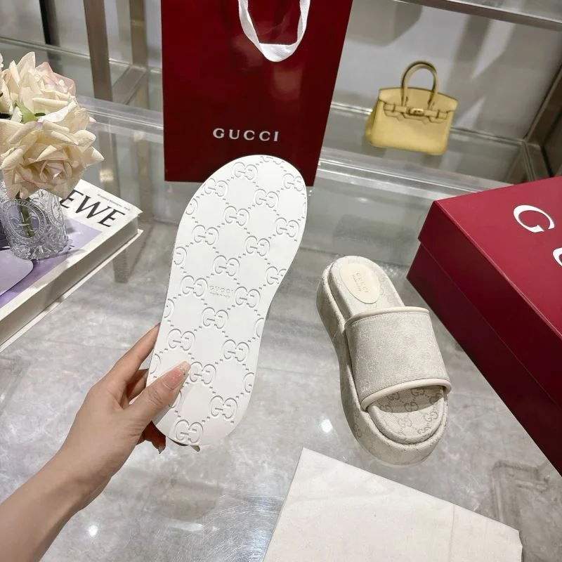 SunProtective Gucci Slippers 23770