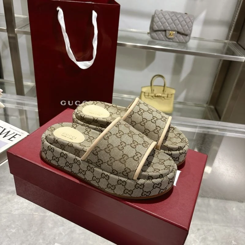 Effortless Gucci Slippers 24642