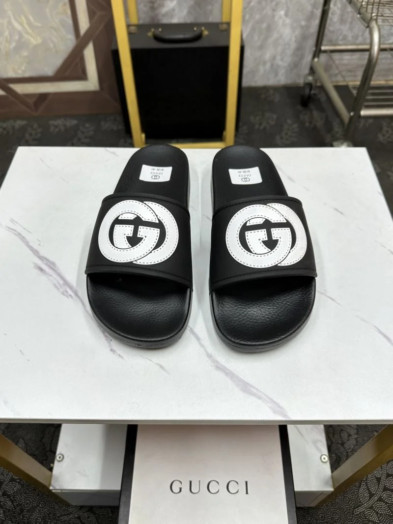 Gucci Slippers FashionForward 25249