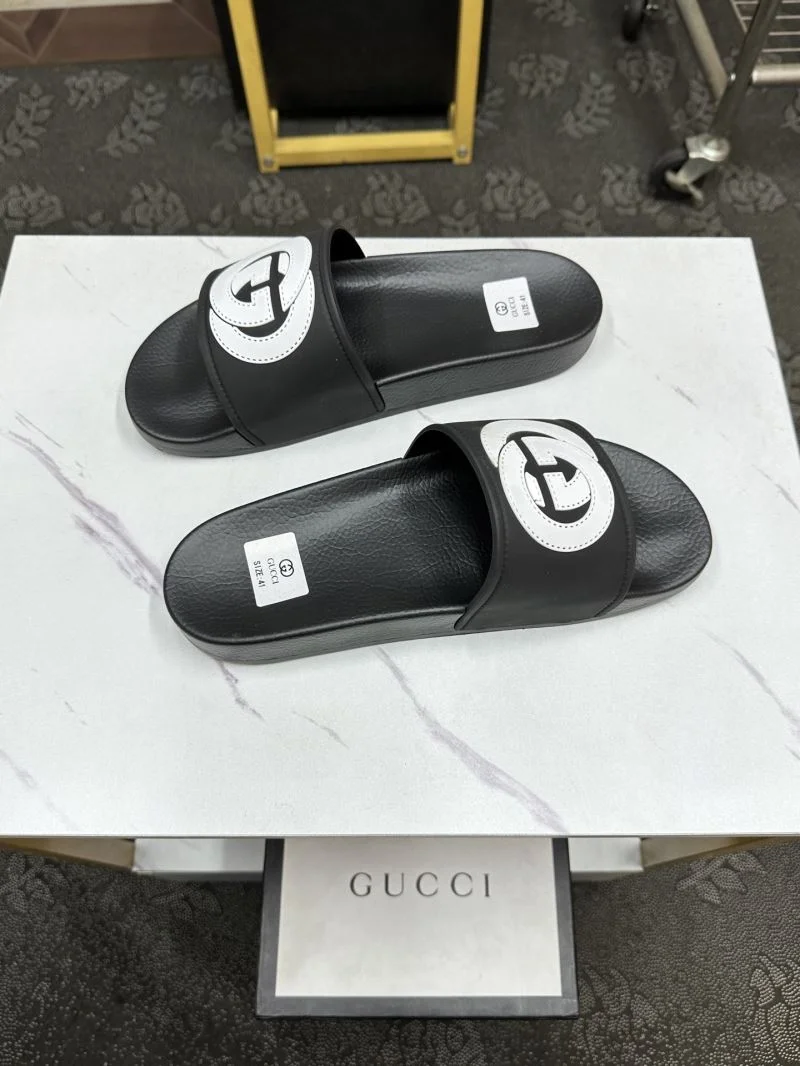 Gucci Slippers FashionForward 25249