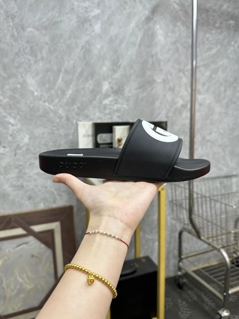 Gucci Slippers FashionForward 25249