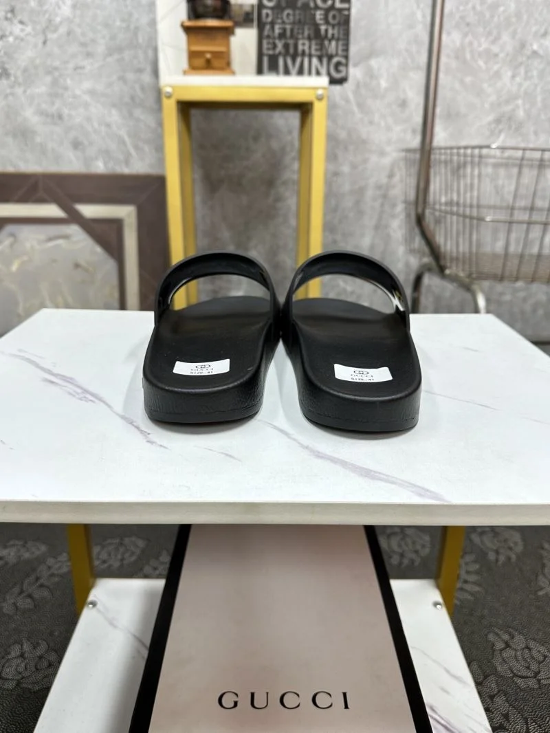 Gucci Slippers FashionForward 25249