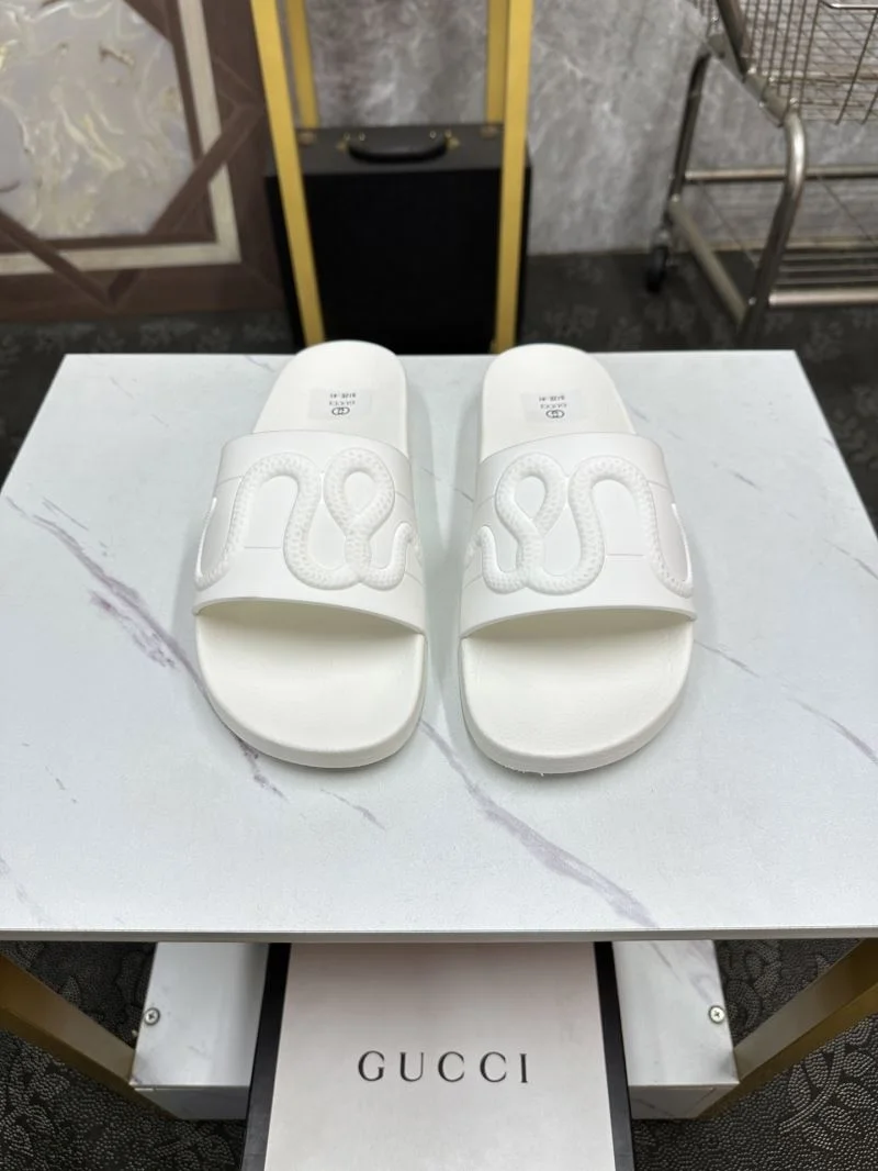 Gucci Slippers ZipUp 25254