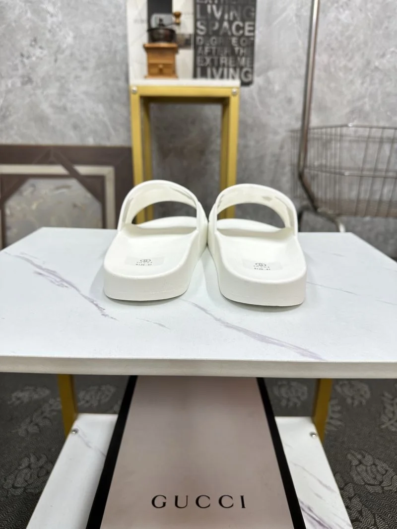 Gucci Slippers ZipUp 25254