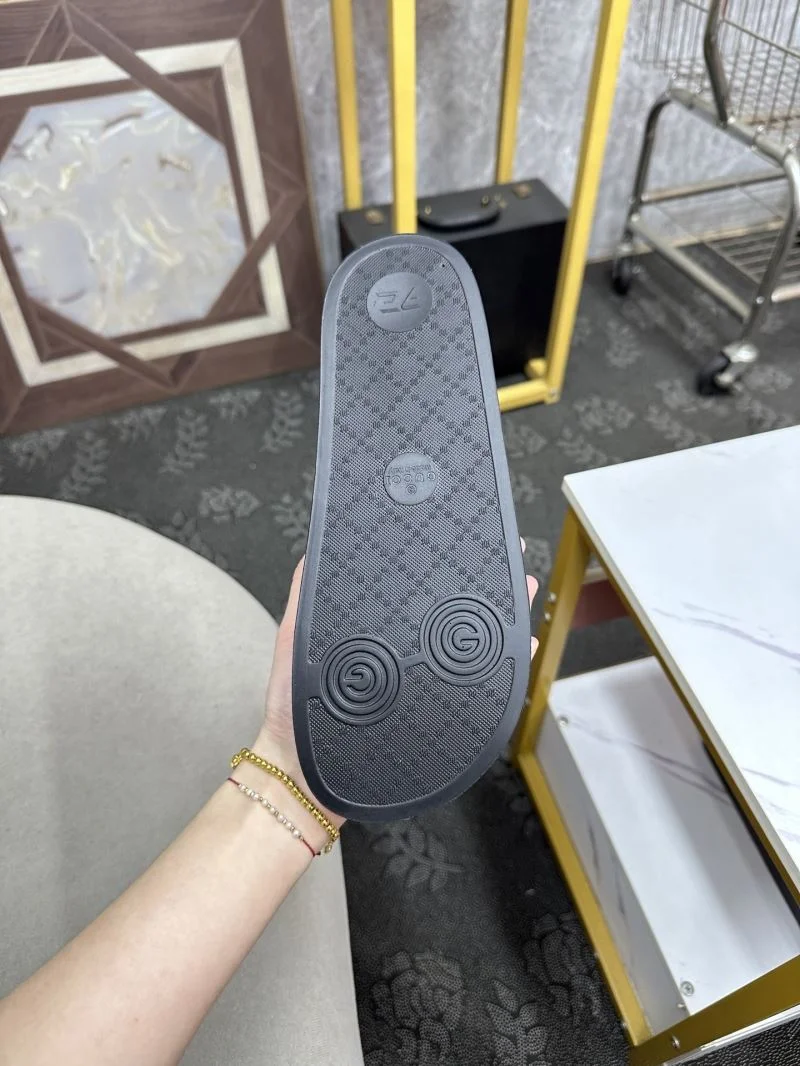 Practical Gucci Slippers 25237