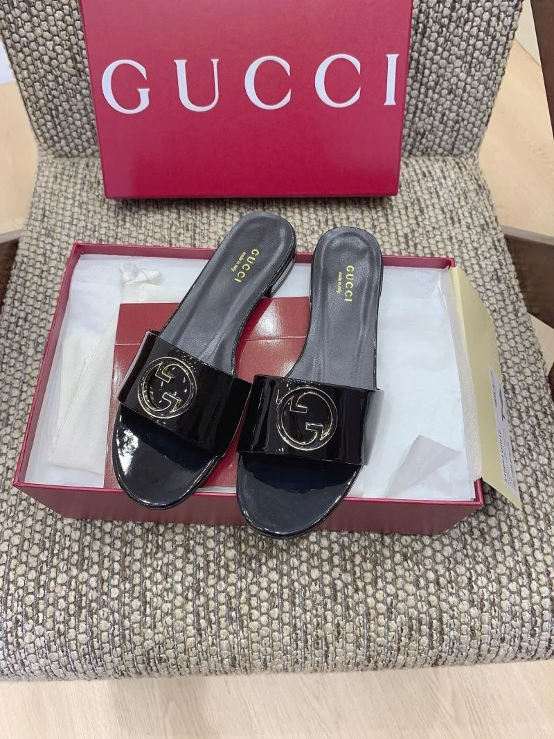 RelaxedFit Gucci Slippers 24334