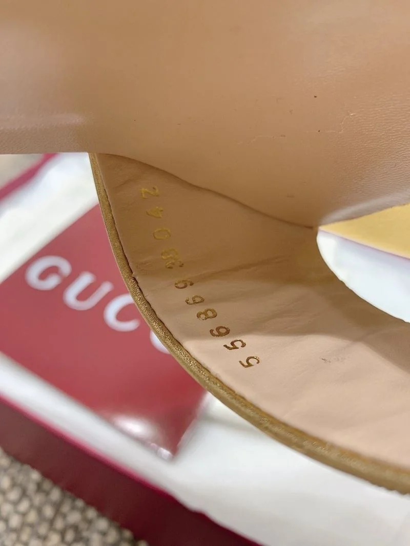 Modern Gucci Slippers 24329