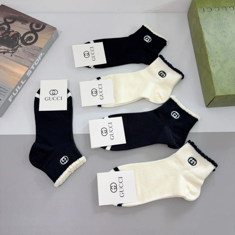Gucci Socks MultiPurpose 273266