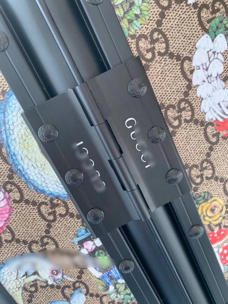 Unique Gucci Suitcase 65654