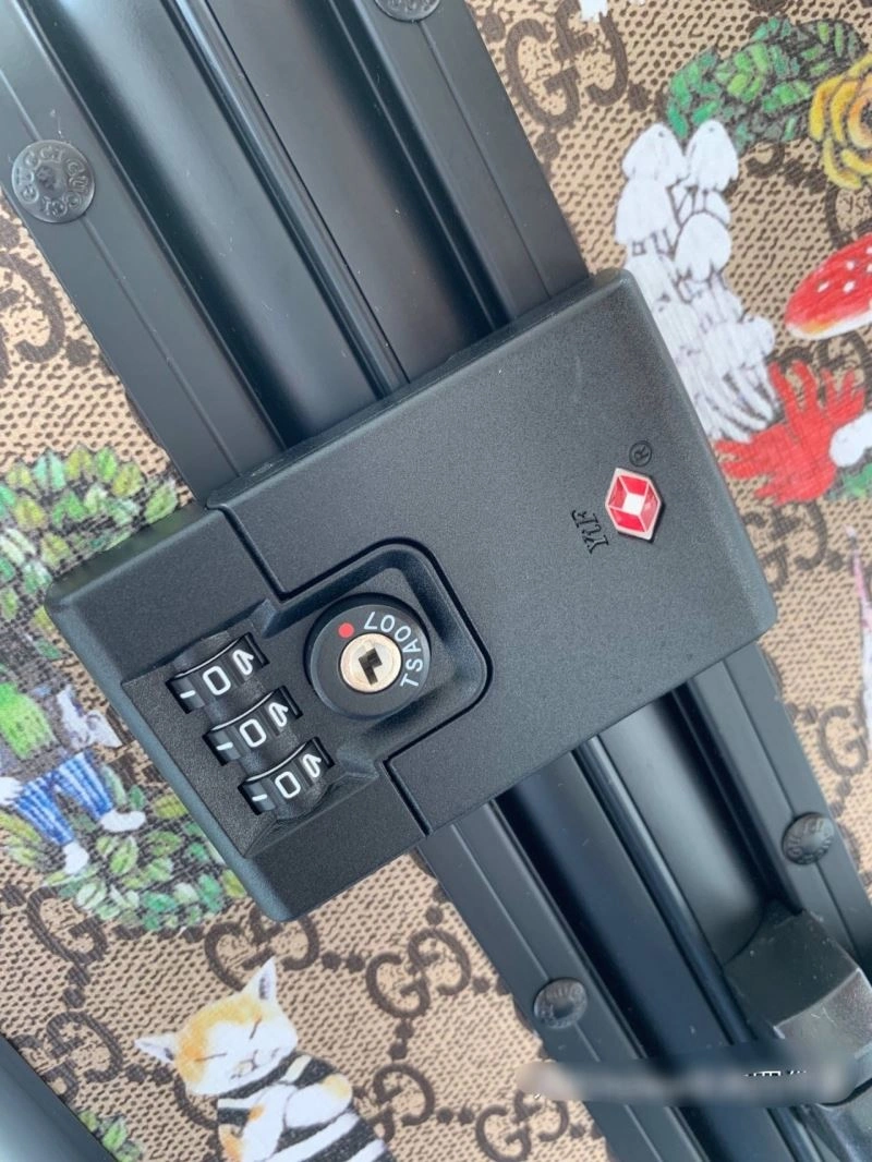 Unique Gucci Suitcase 65654