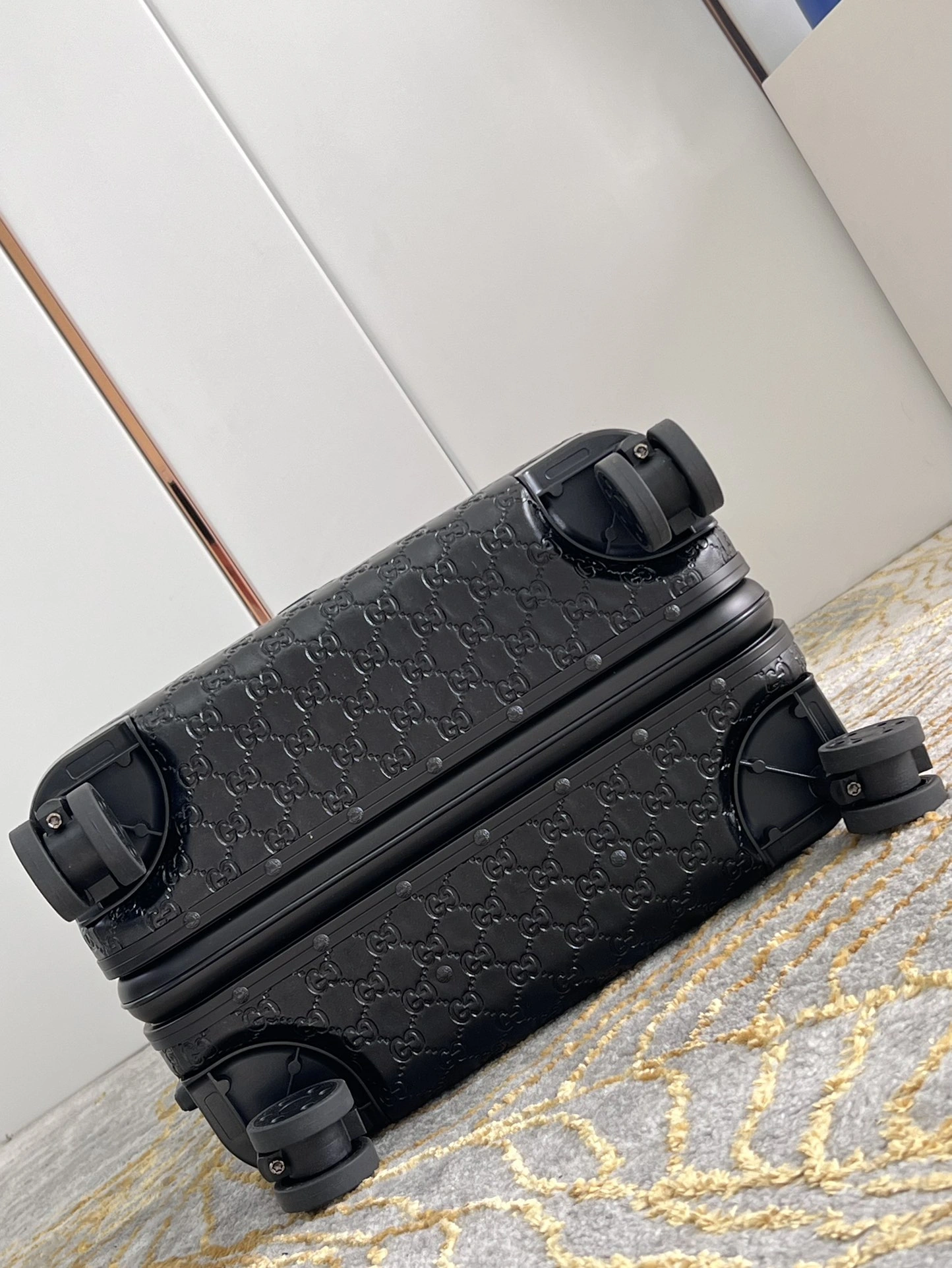GoAnywhere Gucci Suitcase 71776