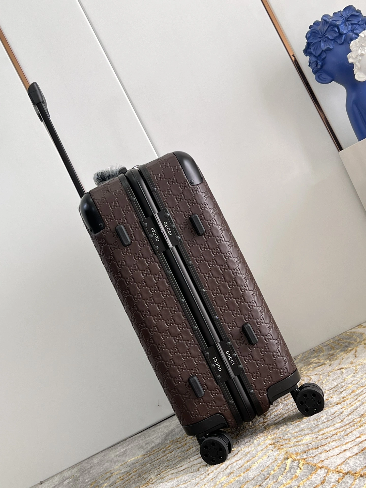 Gucci Suitcase Durable 71781
