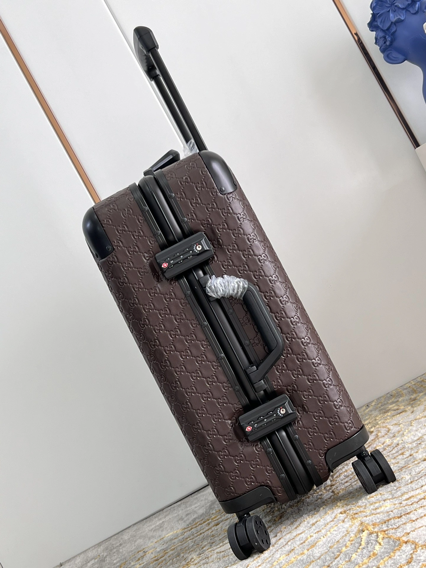Gucci Suitcase Durable 71781