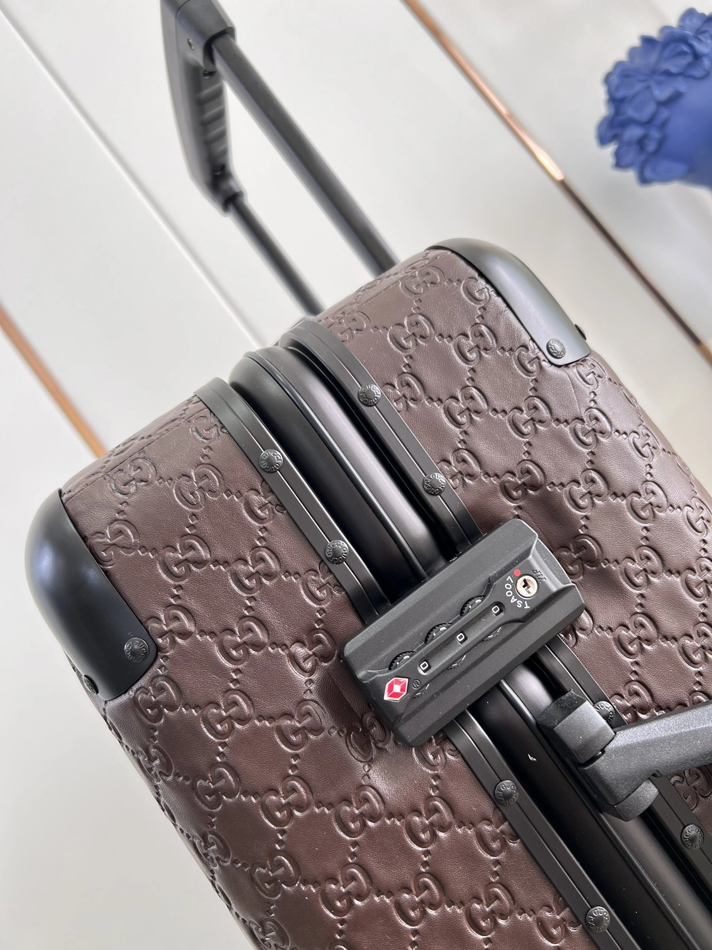 Gucci Suitcase Durable 71781