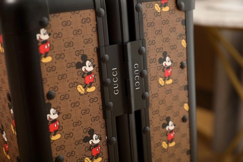 Comfortable Gucci Suitcase 69433