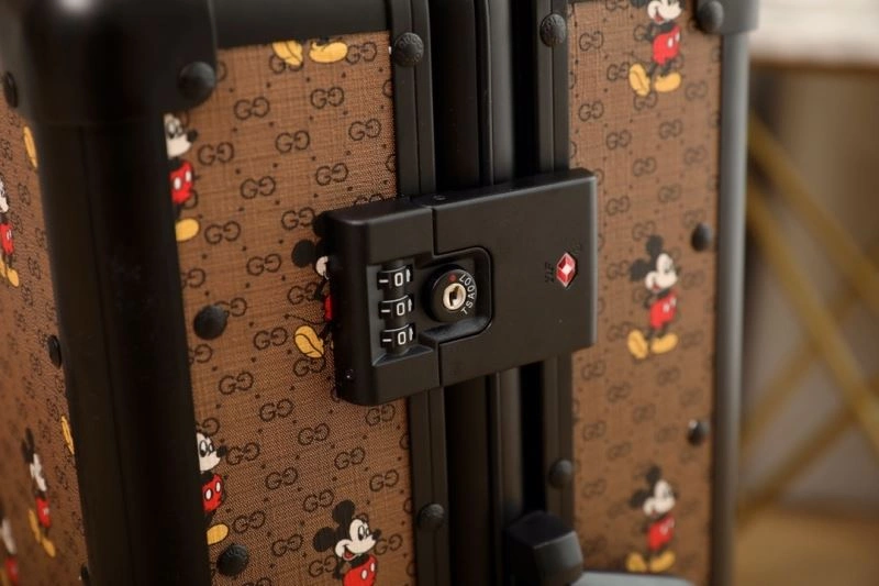 Comfortable Gucci Suitcase 69433