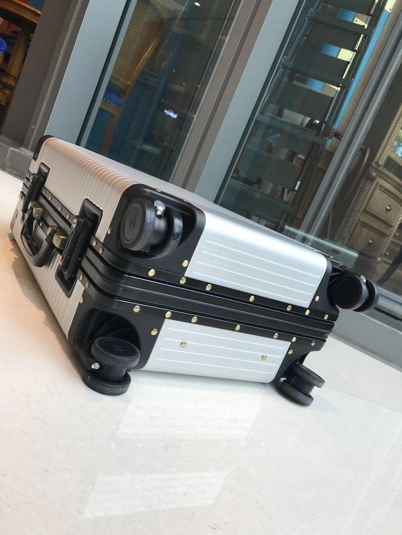 ZeroBulk Gucci Suitcase 69315