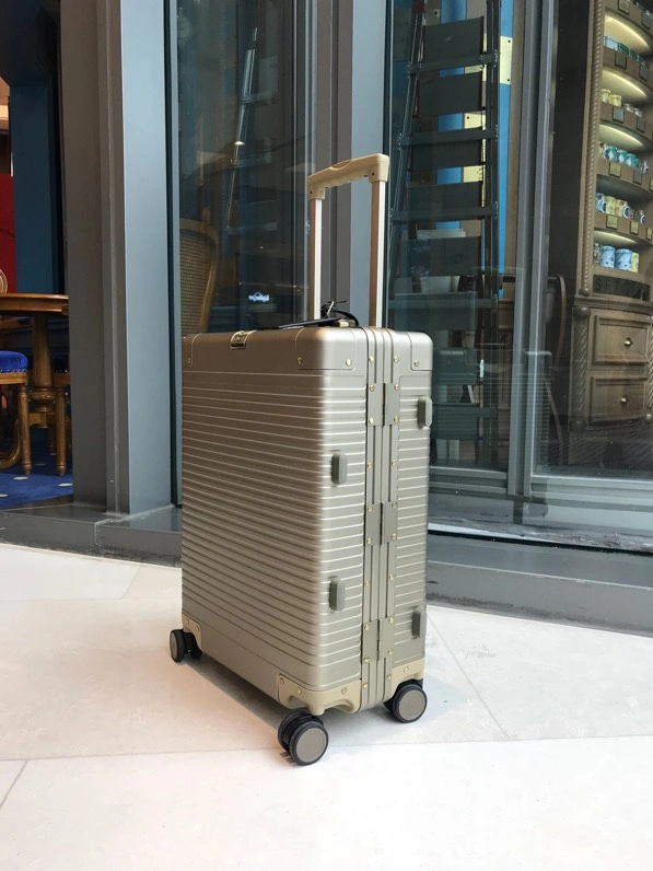 Gucci Suitcase Neat 69316