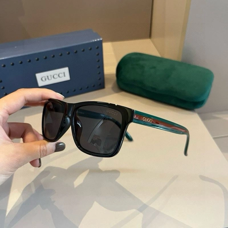 Supportive Gucci Sunglasses 279715
