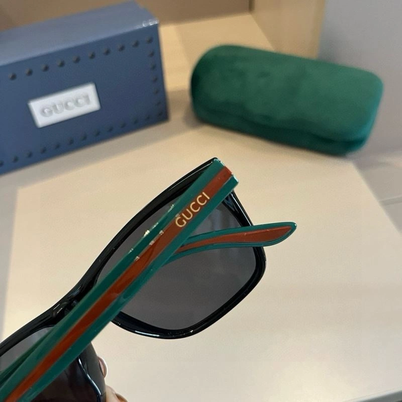 Supportive Gucci Sunglasses 279715