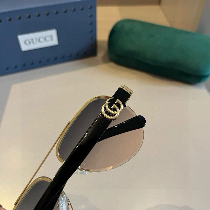 Gucci Sunglasses ZipUp 279727