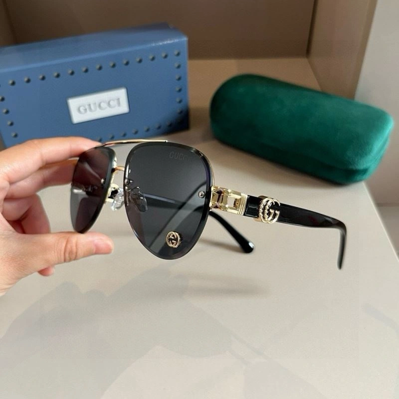 Snug Gucci Sunglasses 279738