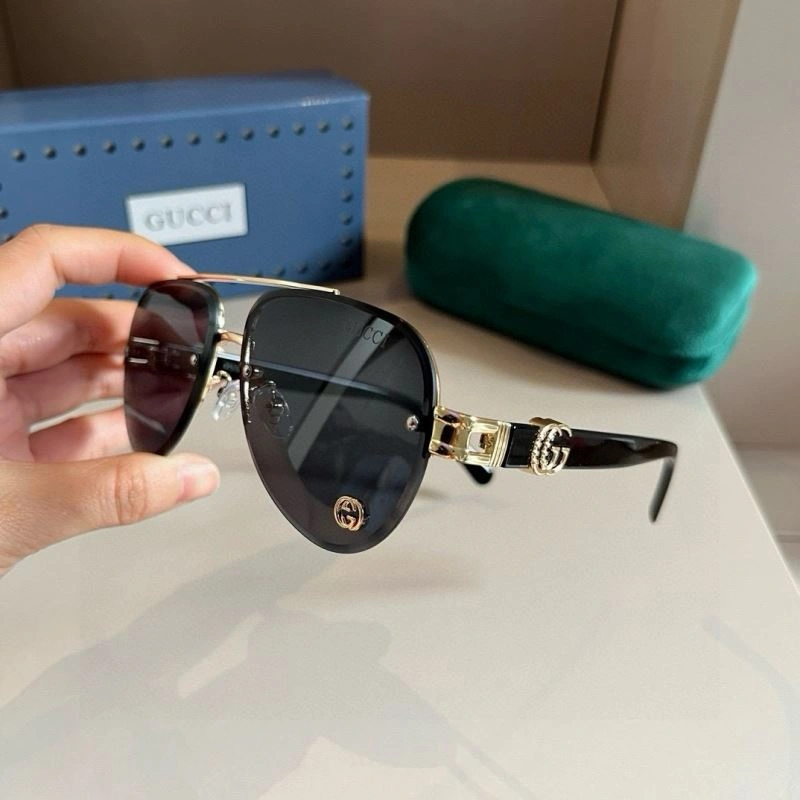 Snug Gucci Sunglasses 279738
