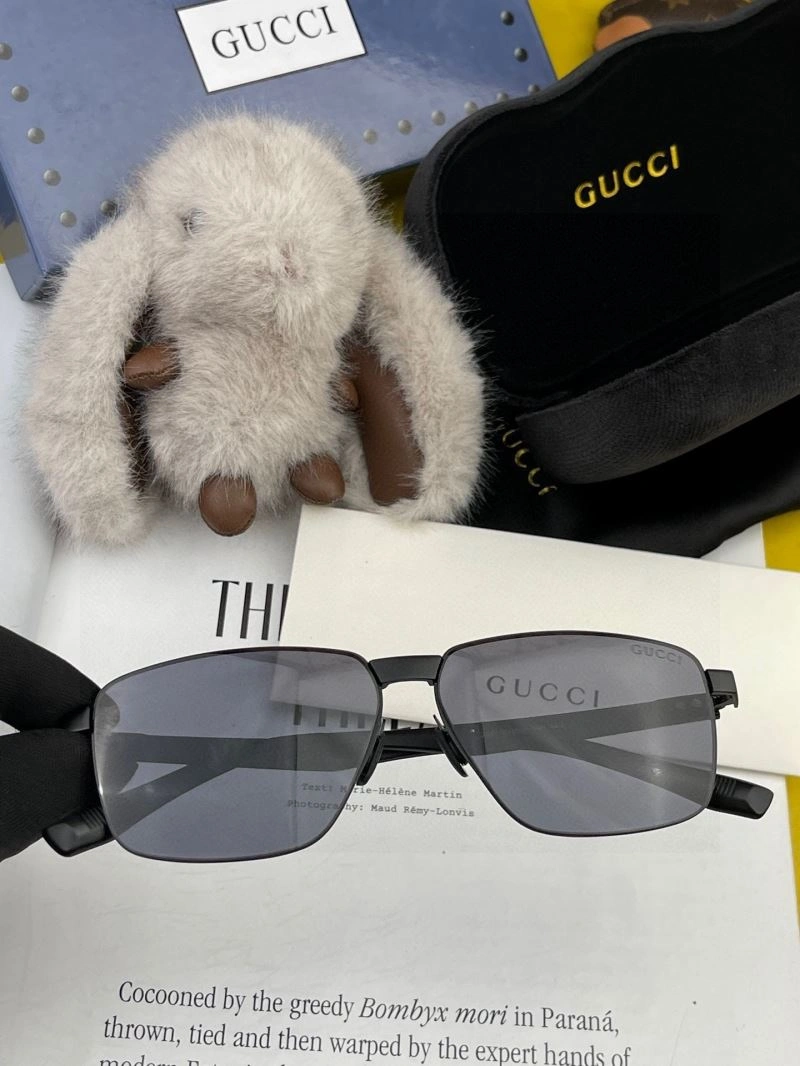 Gucci Sunglasses SmoothTexture 279736