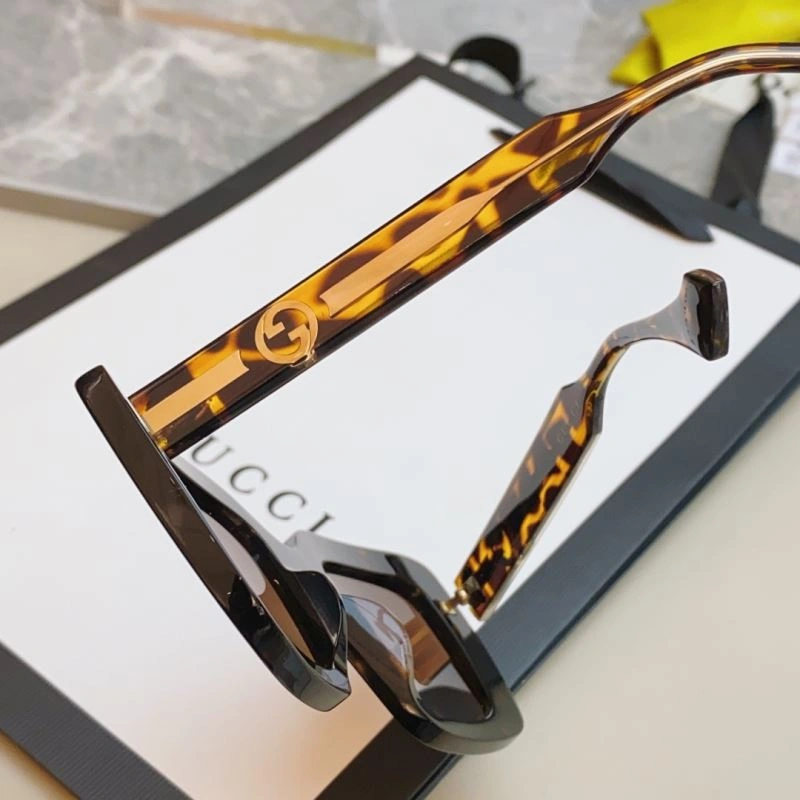 WaterResistant Gucci Sunglasses 279739
