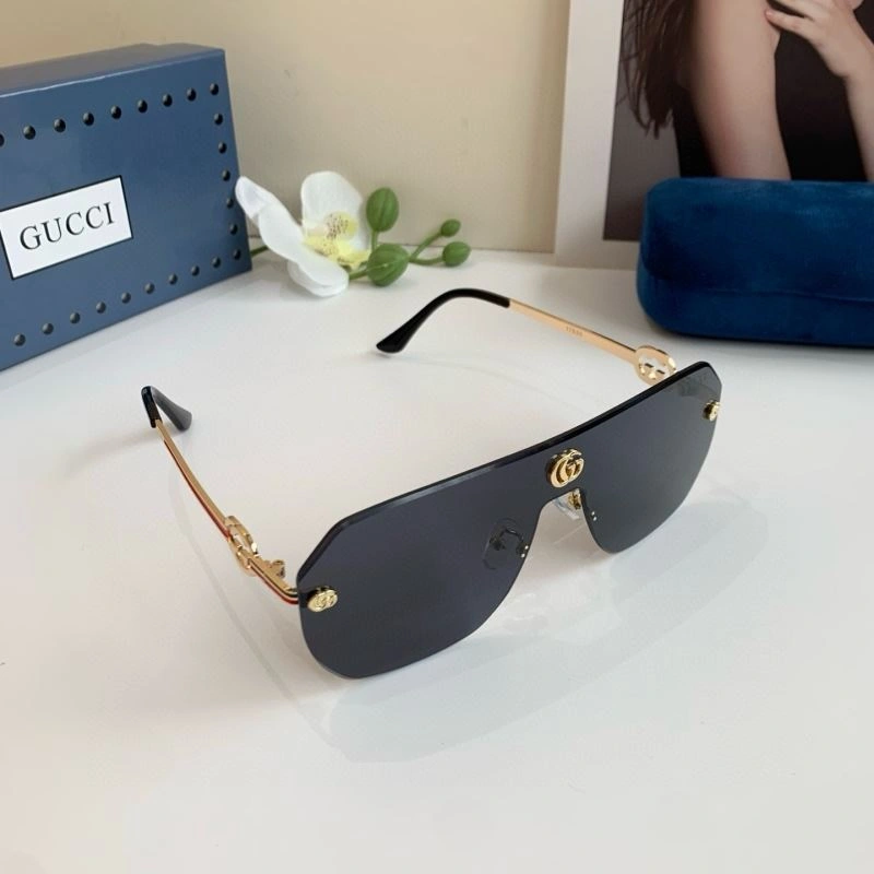 Lightweight Gucci Sunglasses 279708