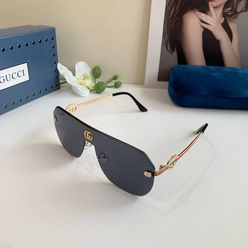 Lightweight Gucci Sunglasses 279708