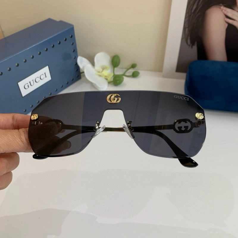 Lightweight Gucci Sunglasses 279708