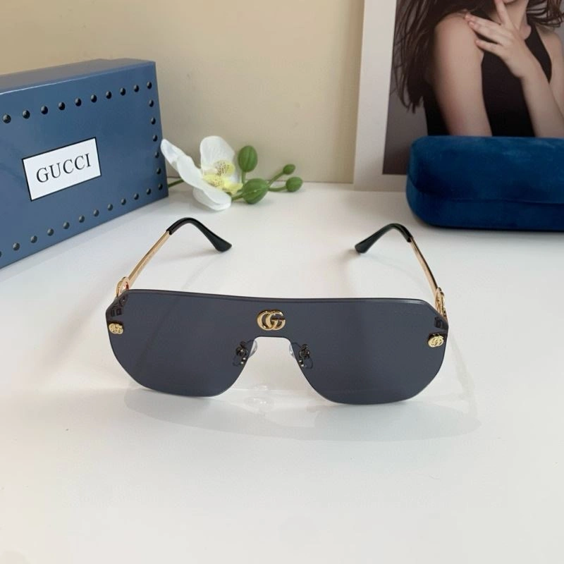 Lightweight Gucci Sunglasses 279708