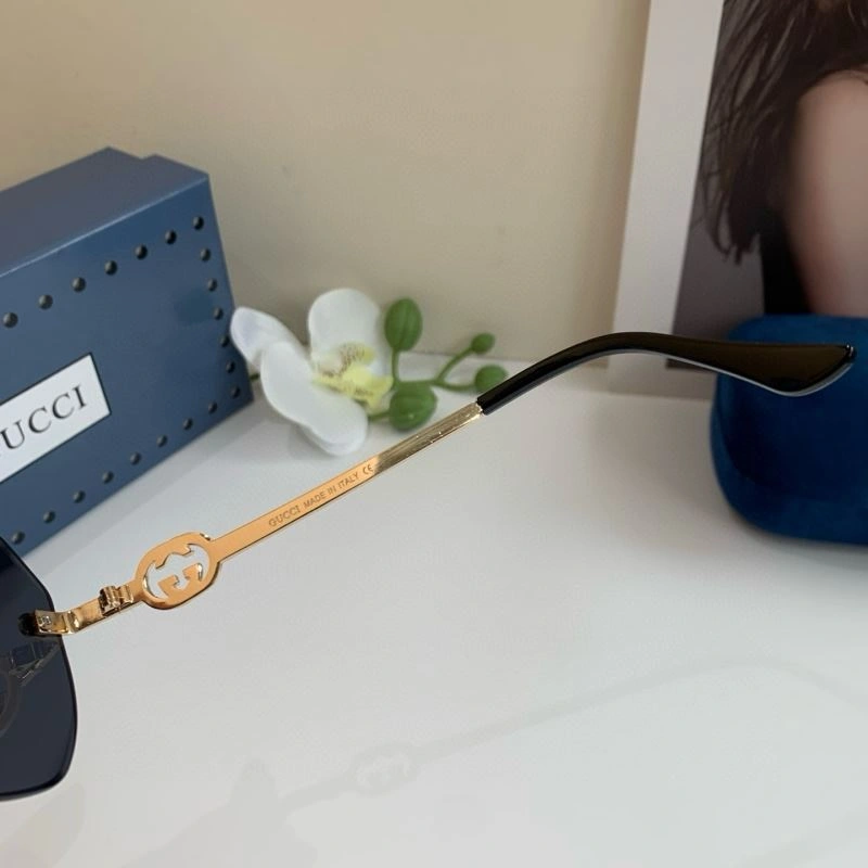 Lightweight Gucci Sunglasses 279708