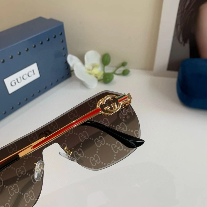 Gucci Sunglasses Lightweight 279707