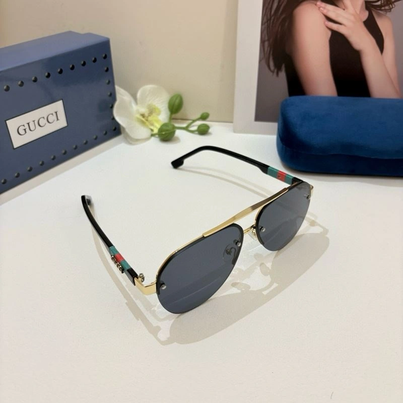 Gucci Sunglasses Breathable 279683