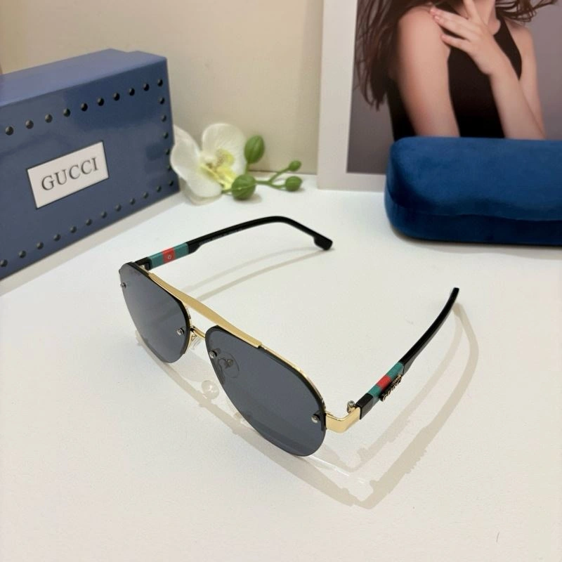 Gucci Sunglasses Breathable 279683
