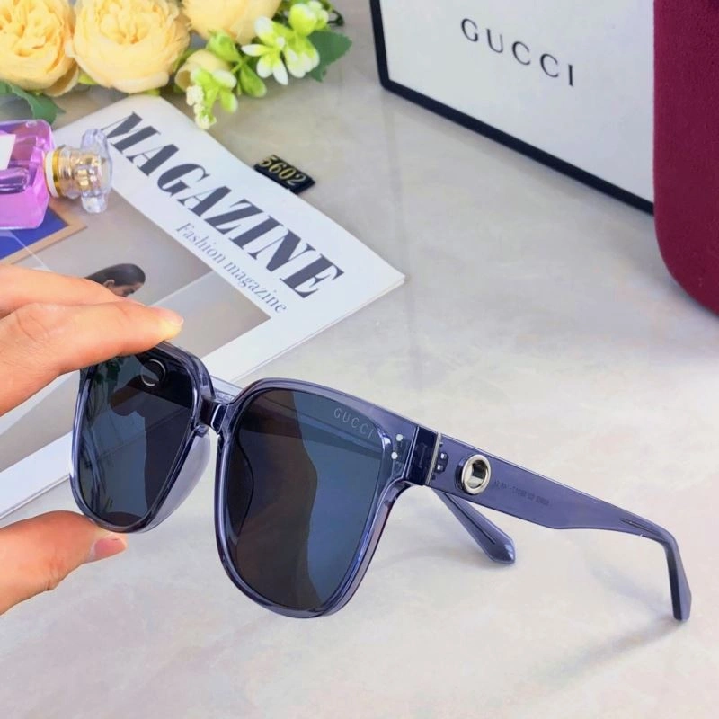 Minimalist Gucci Sunglasses 279678