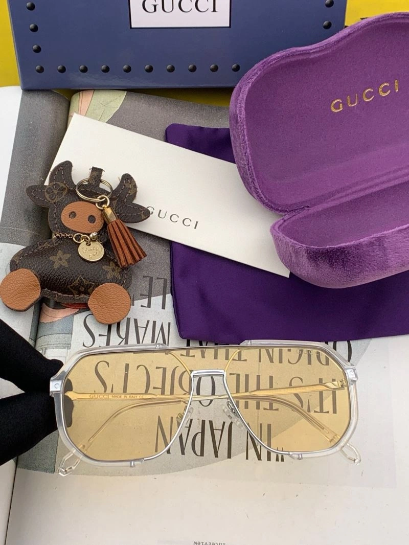 Gucci Sunglasses Sporty 279696