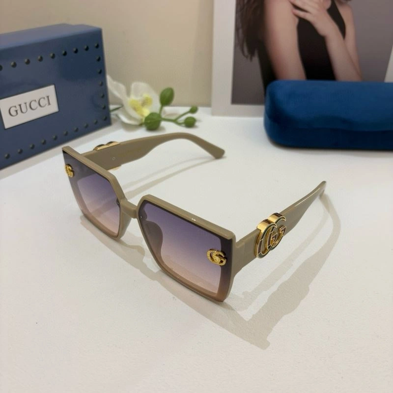 Gucci Sunglasses Resilient 279680