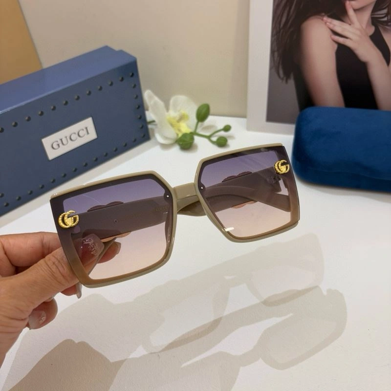 Gucci Sunglasses Resilient 279680
