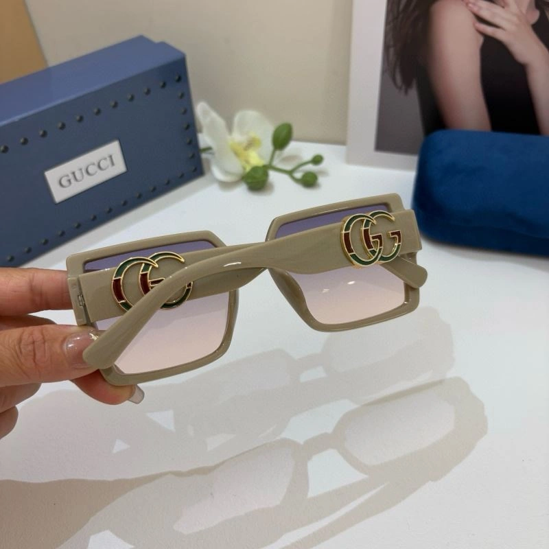 Gucci Sunglasses Resilient 279680