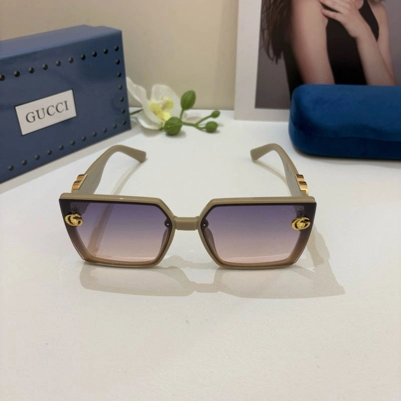 Gucci Sunglasses Resilient 279680