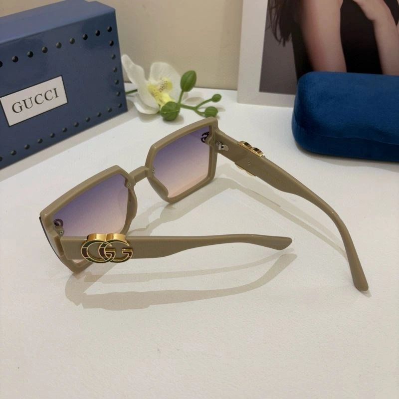 Gucci Sunglasses Resilient 279680