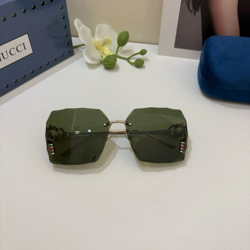 Gucci Sunglasses Lightweight 279688