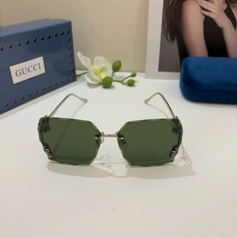 Gucci Sunglasses Lightweight 279688