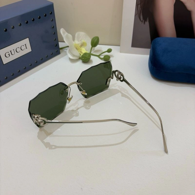 Gucci Sunglasses Lightweight 279688